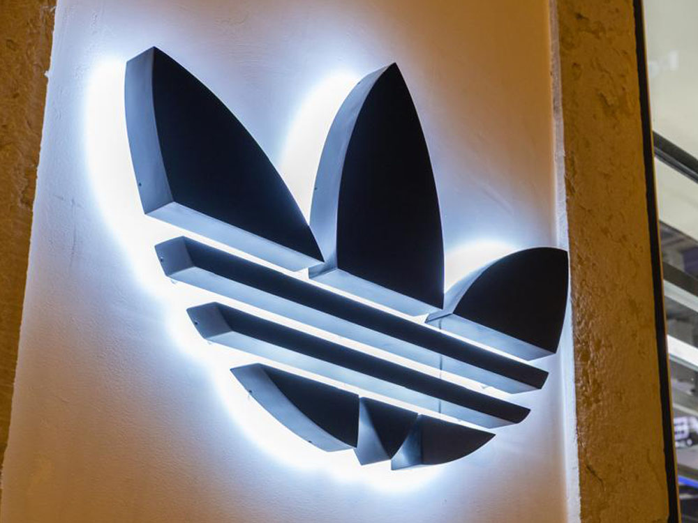 Rótulo de Fachada Adidas