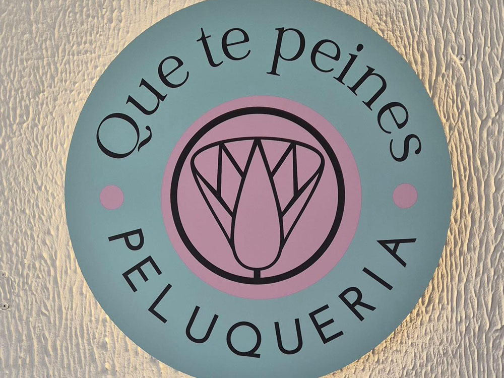 Rótulo Retroiluminado Que te Peines